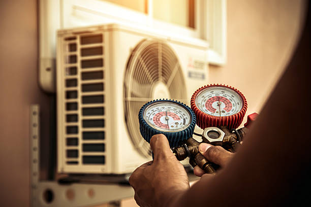Professional Ductwork Repair technician working in Friendswood, TX